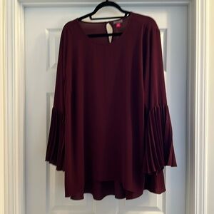 Vince camuto burgundy blouse